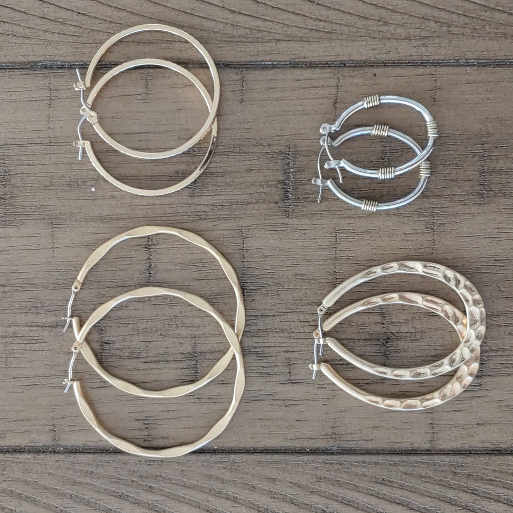 Costume earrings 4pr.
